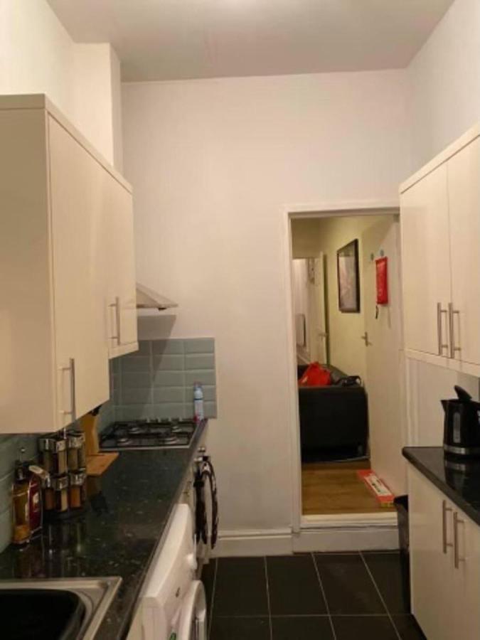 Spacious Four Bedroom Home 3 Bathrooms - Ковентрі Екстер'єр фото